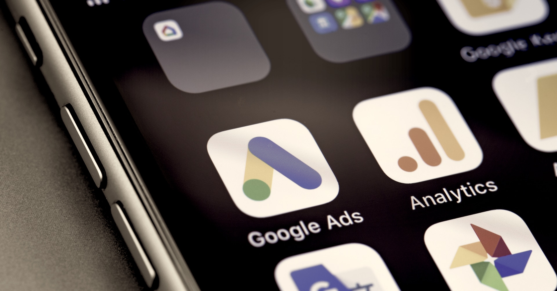 Google Analytics 4 for Hotels by Nelios